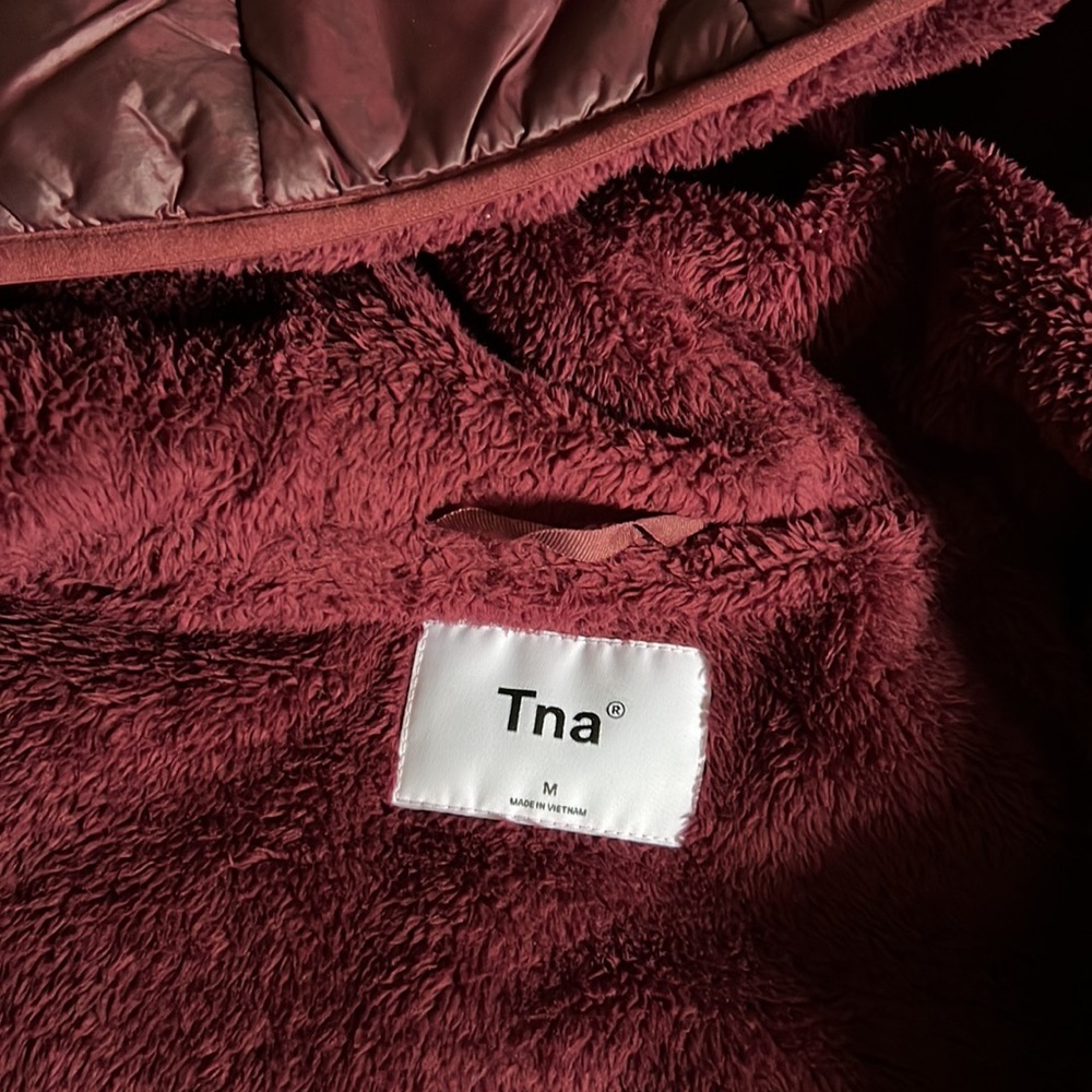 TNA Puffer Jacket - Picture 5 of 5